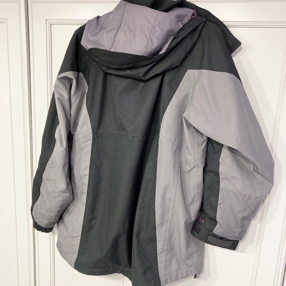 CABELA'S Black/Gray and Magenta Interchangeable Winter Jacket - Size L - Picture 6 of 6